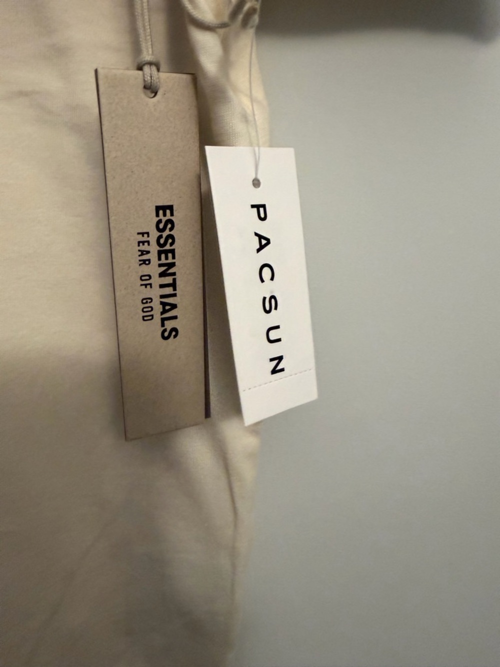 Fear of God Essentials Cream Tee - Picture 3 of 6
